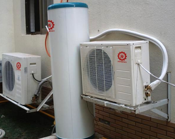 空氣能熱水器或機(jī)組的水箱應(yīng)該怎么補(bǔ)水? 空氣能熱水器或機(jī)組的水箱應(yīng)該怎么補(bǔ)水?